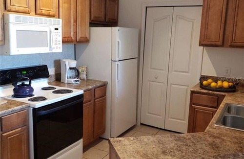 Sarasota Condo | Serenata Sarasota 2nd floor condo gated community - steps to the pool