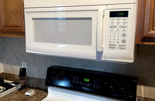 Sarasota Condo | Serenata Sarasota 2nd floor condo gated community - steps to the pool