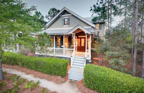 Forest District House | 'Serendipity' Beautiful 3BR Cottage Sleeps 8 Close to Lazy River Pool at Camp WaterColor home