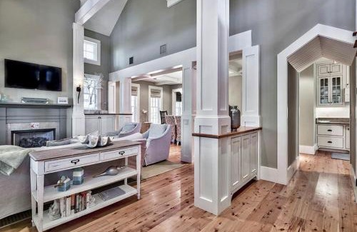 Forest District House | 'Serendipity' Beautiful 3BR Cottage Sleeps 8 Close to Lazy River Pool at Camp WaterColor home