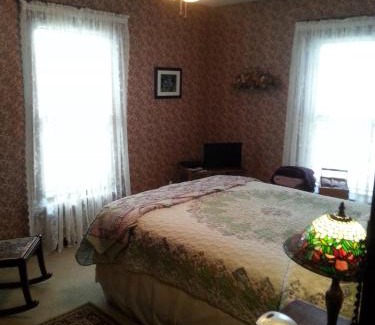 Saugatuck Bed & Breakfast | Serendipity Bed and Breakfast