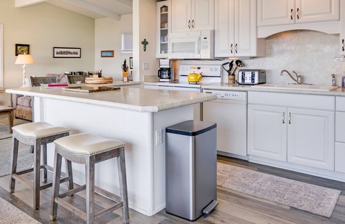 Yachats Cottage | Serendipity - North Yachats Ocean View with easy beach access.