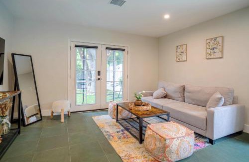 Sherman Oaks House | Serene 1 bed guest house with patio sleeps 6