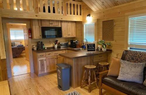Asheboro House | Serene 1BR Cabin near NC Z00 with Loft & Waterview