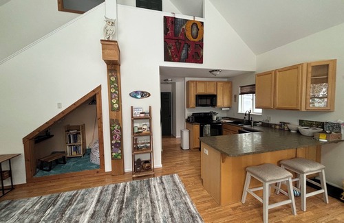 Mount Shasta House | Serene 2-bedroom house in Mount Shasta