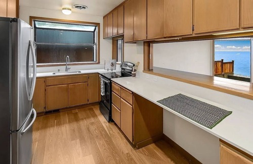 Three Tree Point House | Serene 2-bedroom house with AC in Burien