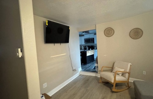 Dupont House | Serene 2-bedroom house with WiFi in Commerce City