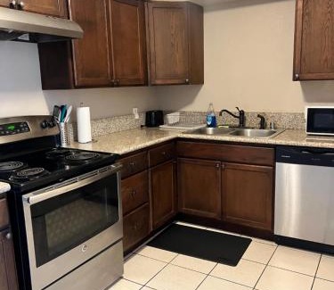 Fresno Apartment | Serene 2bed 1bath condo with parking