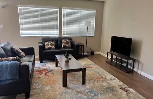 Fresno Apartment | Serene 2bed 1bath condo with parking