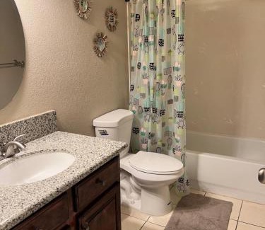 Fresno Apartment | Serene 2bed 1bath condo with parking
