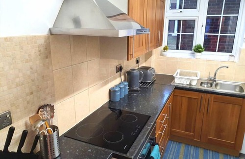 Sudbury Apartment | Serene 2Bedroom/1Bathroom Flat with FREE WIFI and PARKING