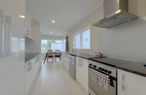 Pakuranga House | Serene 3 Bedroom Home in Pakuranga