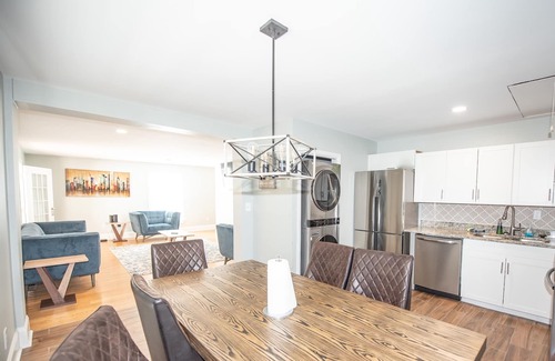 Gainesville Cottage | Serene 4 Bedrooms home ON quiet 10 acres 11 beds.n