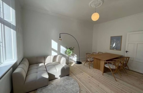 Osterbro Apartment | Serene 5-bedroom apartment with WiFi in charming København