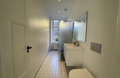 Osterbro Apartment | Serene 5-bedroom apartment with WiFi in charming København