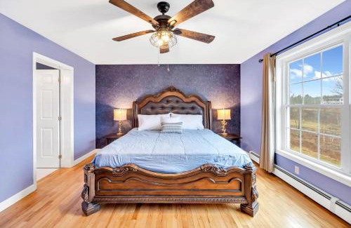 Sullivan House | Serene 7BR Haven by the Lake home