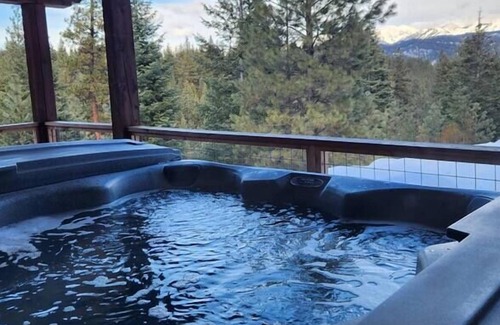 Garden Valley Cabin | Serene and cozy updated log cabin in the woods