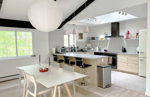 Thompson Ridge House | Serene and modern Woodland Retreat, Hudson Valley & Catskills