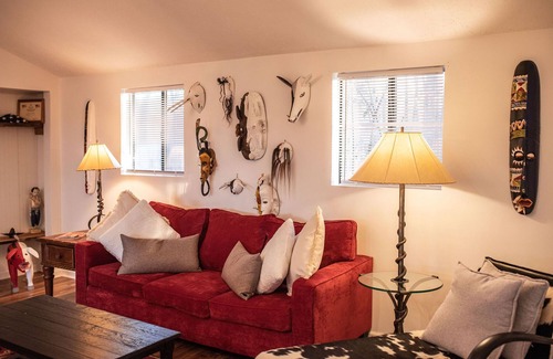 Hendersonville Cottage | Serene and secluded mountain side retreat home next to The French Broad River.