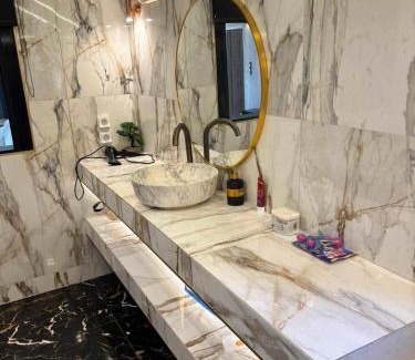Stamata Apartment | Serene Anoixi Stay with Jacuzzi