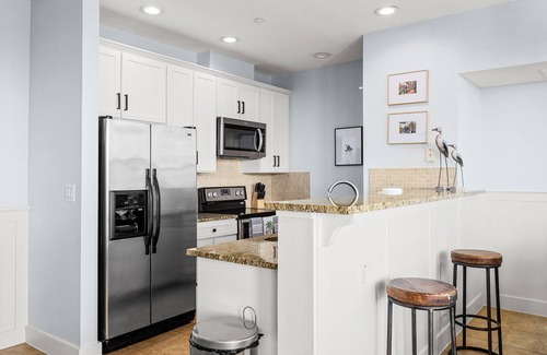 Galveston Condo | Serene -Book 5+ nights and get 15% discount Beach Front- Front Row!