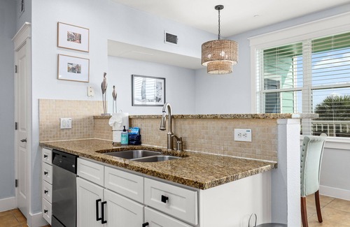 Galveston Condo | Serene -Book 5+ nights and get 15% discount Beach Front- Front Row!