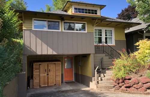 Belmont House | Serene Bungalow in Heart of Portland