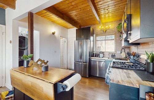 Arrowbear Lake Cabin | Serene Cabin - Close to Big Bear and Lake Arrowhead with gas grill