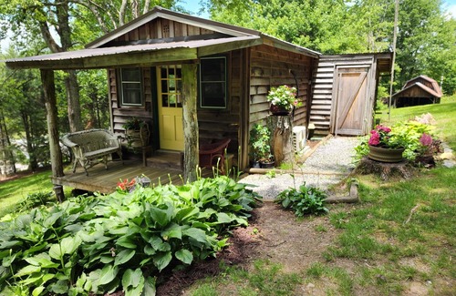Scaly Mountain Cabin | Serene Cabin Getaway in Scaly Mountain, NC