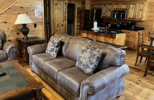 White Oak Lodge Cabin | Serene cabin with hot tub, pool, firepit, deck, & free attraction tickets