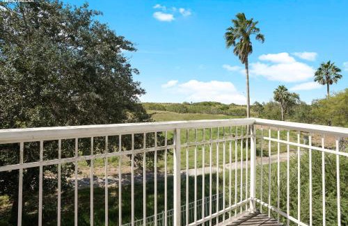 South Side House | Serene Coastal Getaway - Spacious 4BR Retreat, 15 Minutes from Beach & Attractions! Fast WiFi, Free Parking, and King Size Bed!