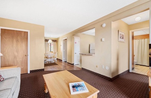 Weirs Beach Condo | Serene Condo