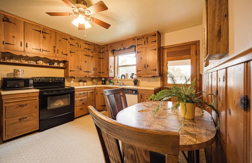 Fredericksburg House | Serene, Country Retreat ~ 12 Mi to Main St!