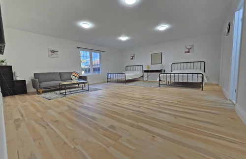 Waverly Beach House | Serene Escape:Niagara Region Getaway Near Beach