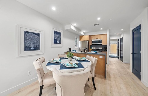 Hollywood House | Serene Escapes Hollywood