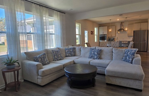 Pooler House | Serene Getaway in Pooler - 3-bedroom home with AC, WiFi. Enjoy your stay!