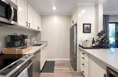 Vichy Springs Condo | Serene Getaway| Kitchen, Pool, Patio & W/D