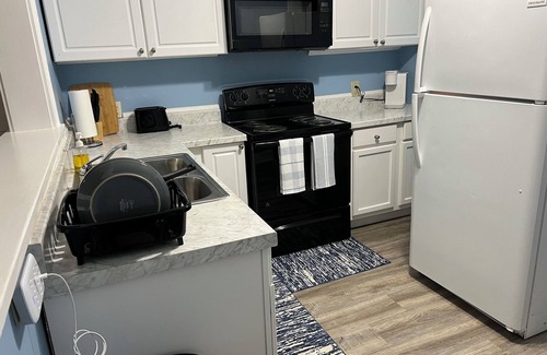 Montgomery House | Serene Getaway w/Fast Wi-Fi, Deck, Fire Pit, Roku