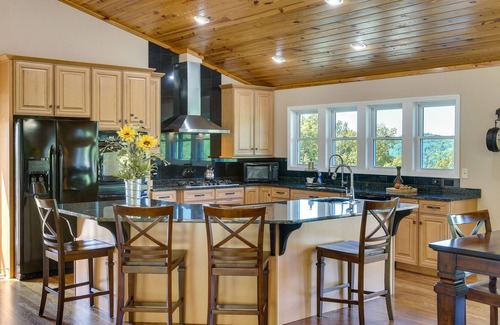 Granville House | Serene Granville Home w/ Cumberland River Views!