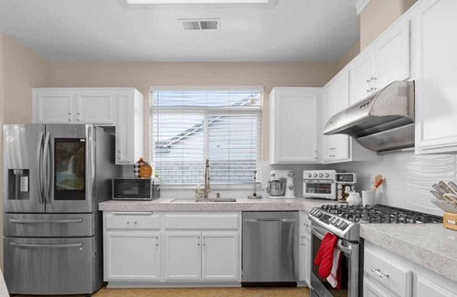 Greenacres House | Serene Haven Retreat on Bichester Ct