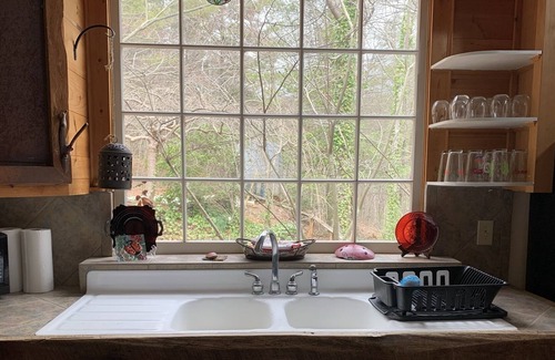 Dahlonega Cabin | Serene Hideaway Steps from National Forest