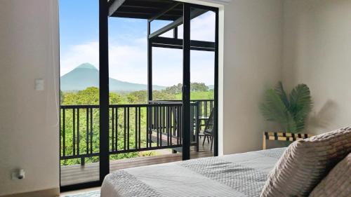 Monterrey Cabin | Serene Hills