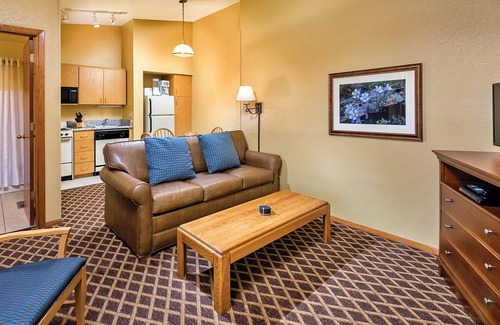 Pagosa Springs Condo | Serene Holiday Vacation, Lakeside Scenic Condo Resort