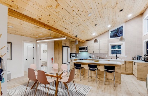Cazadero House | Serene home in redwoods with hot tub, yoga studio & fireplace - dog-friendly