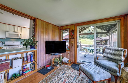 Jefferson House | Serene Home w/Deck, Pond & Mtn Views in Jefferson