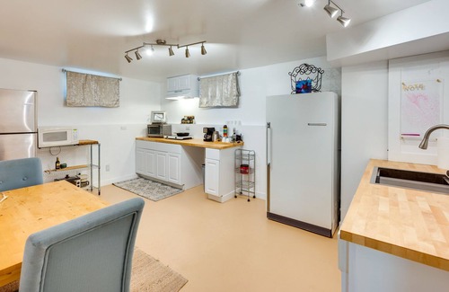 Boulder House | Serene Home w/ Hot Tub - 6 Mi to Boulder Falls!