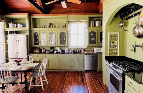Covington House | Serene house in charming Covington