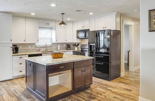Stanislaus County Cottage | Serene Hughson Vacation Rental w/Shared Pool