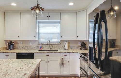 Stanislaus County Cottage | Serene Hughson Vacation Rental w/Shared Pool