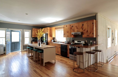 New Preston House | Serene Lake House